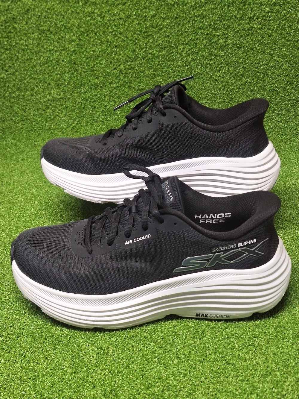 Skechers Max Cushioning Endeavour Womens Size 9 Black Running Shoes Sneakers
